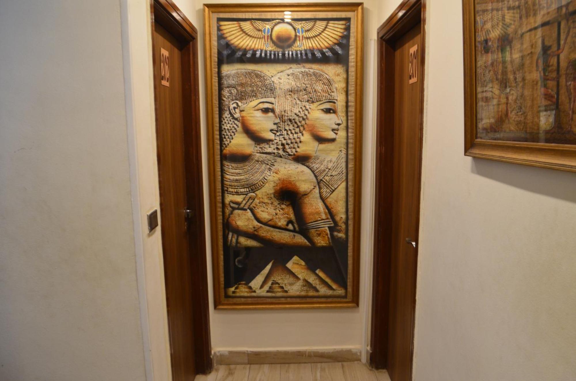 Queen Cleopatra Pyramids View Kafret el-Gabal Extérieur photo